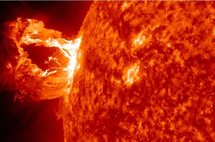 पृथ्वीतर्फ तीव्र गतिमा आउँदै सौर्य आँधी, १७ डिसेम्बरमा विनाश निम्त्याउन सक्ने !