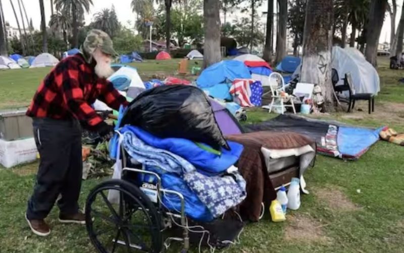 अमेरिकामा झन्डै ७ लाख घरबार विहीन अवस्थामा