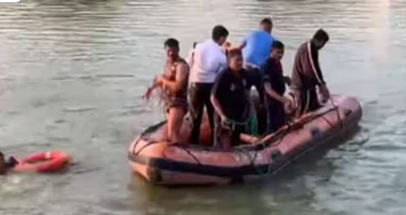 गुजरातमा डुङा दुर्घटनामा परी मृत्यु हुनेको सङ्ख्या १६ पुग्यो