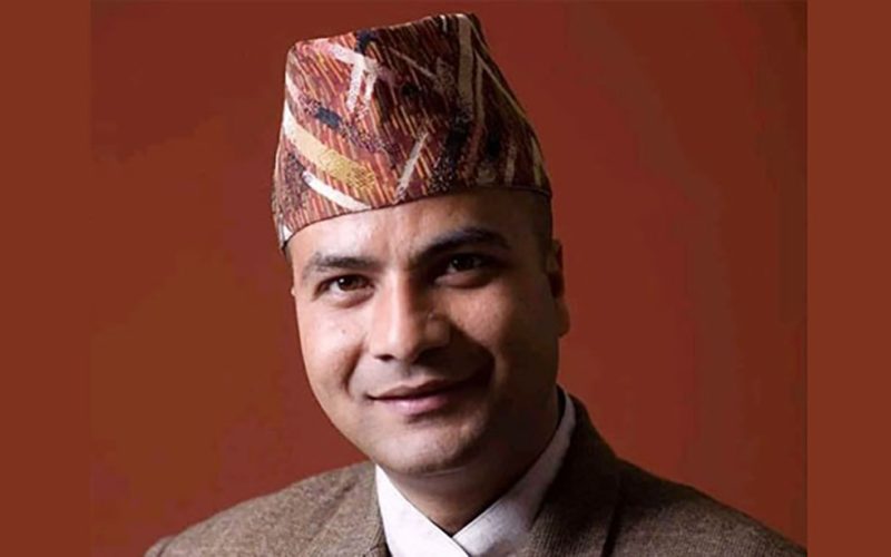 प्रभु बैङ्कका डेपुटी सिइओ न्यौपाने, जसले देउराली सहकारीका अध्यक्षलाई झन्डै एक अर्ब सित्तैमा दिलाए ऋण