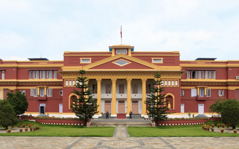 शपथ ग्रहणको समय सर्‍यो, बालुवाटारमा माधव नेपाल कुर्दै प्रधानमन्त्री