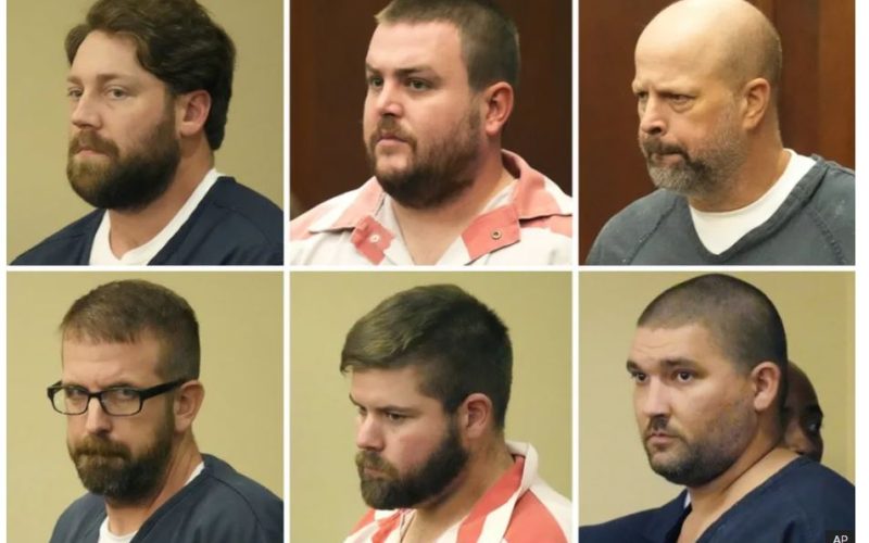 दुई अश्वेत माथि रङ्गभेद गर्ने ६ गोरा अमेरिकन अफिसरलाइ २० वर्ष जेल