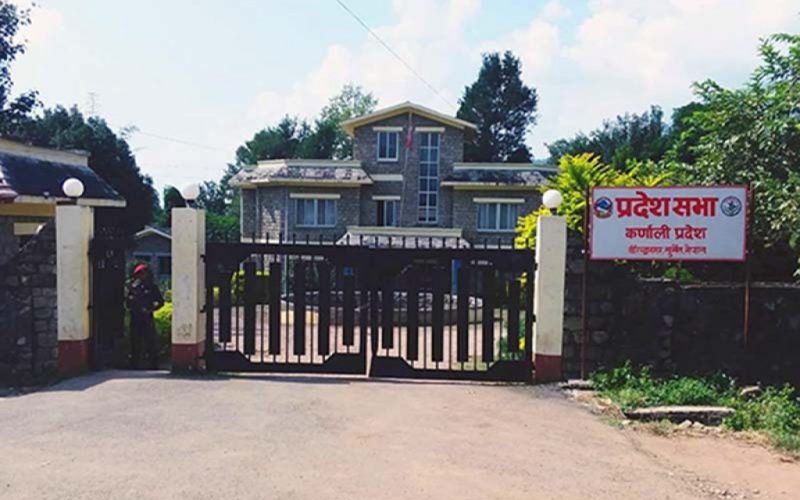  भागबन्डा टुङ्गो नलाग्दै कर्णालीमा मुख्यमन्त्री विश्वासको मत लिँदै