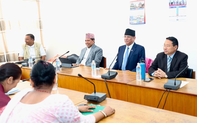 प्रचण्ड ब्रिफिङ- नेपाल बुढानीलकण्ठ गएको विषय सहज रूपमा लिनु, सत्ता समीकरणमा समस्या छैन