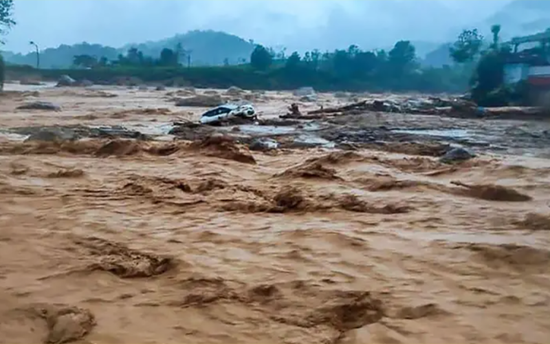 भारतको केरलामा भूस्खलन, १२३ जनाको मृत्यु