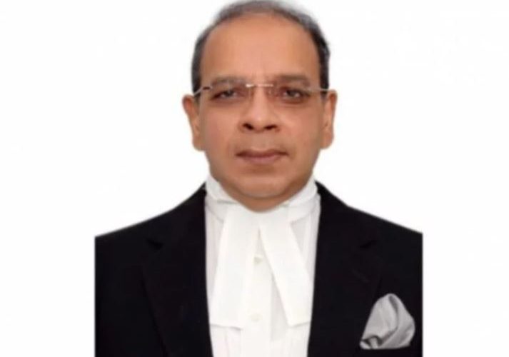 ढाकाको प्रधानन्यायधिसमा रेफात अहमद नियुक्त हुँदै, थप ५ जना न्यायधिसले राजीनामा दिनुपर्ने विद्यार्थीको अडान